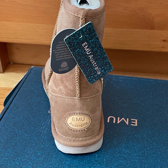 Sheepskin Shearling Lining Side Zip Boots from EMU - Picture 11 of 16